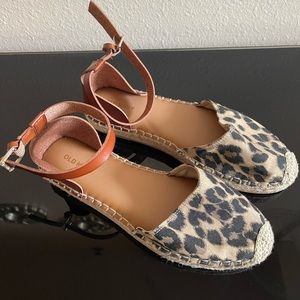 Old navy shoes. Size 9